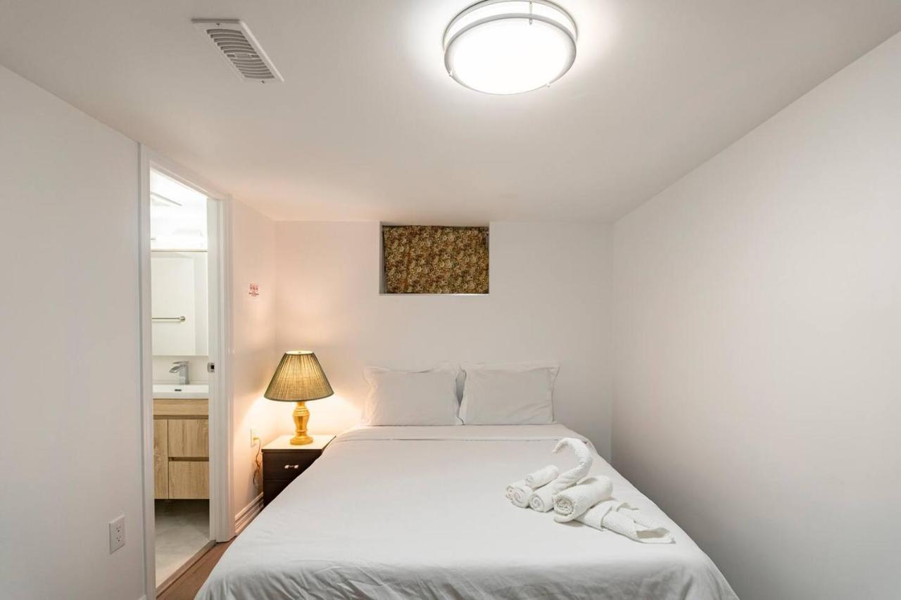 Simple & Tidy Private Rooms โตรอนโต ภายนอก รูปภาพ