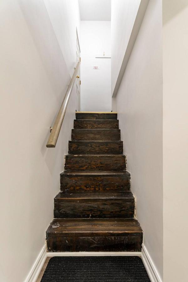 Simple & Tidy Private Rooms โตรอนโต ภายนอก รูปภาพ