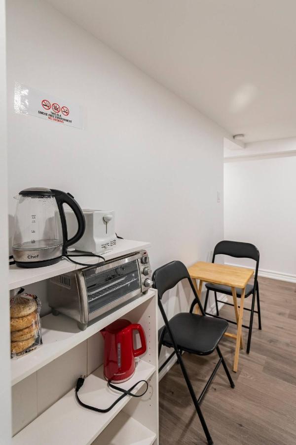 Simple & Tidy Private Rooms โตรอนโต ภายนอก รูปภาพ