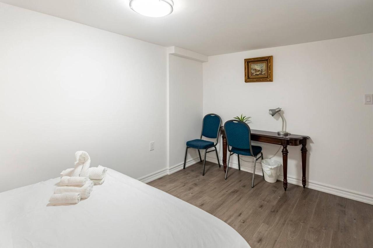 Simple & Tidy Private Rooms โตรอนโต ภายนอก รูปภาพ