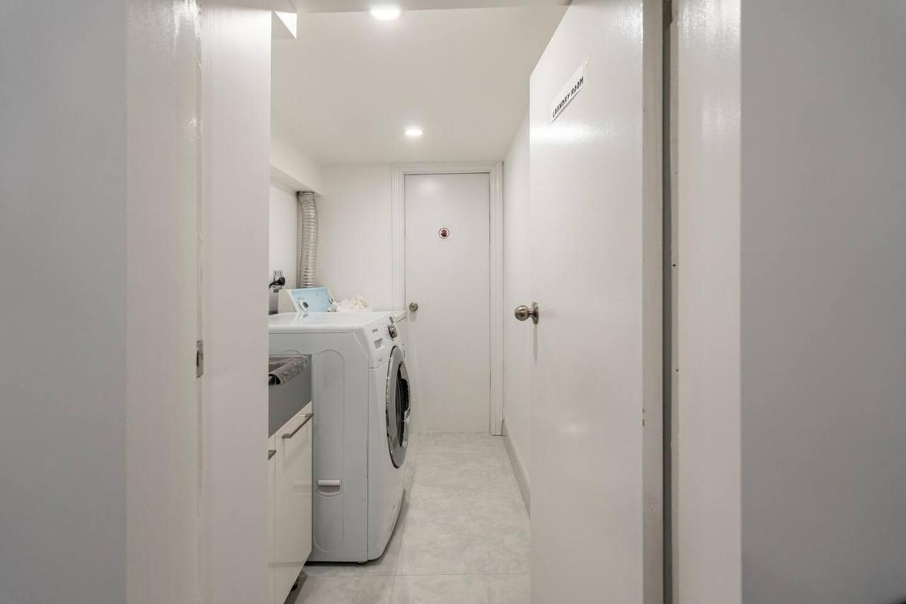 Simple & Tidy Private Rooms โตรอนโต ภายนอก รูปภาพ